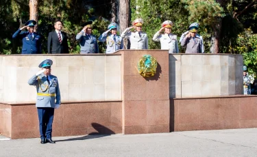 Торжественный момент: 300 новобранцев пополнили ряды курсантов МВД в Алматы