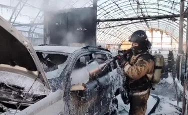 Пожар в Петропавловске: сгорел футбольный манеж на стадионе детско-юношеской спортшколы