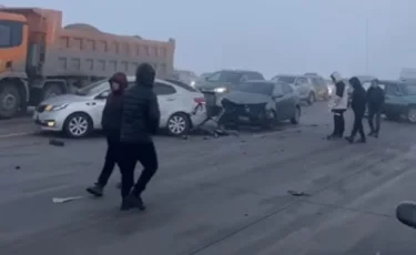 Массовое ДТП произошло на трассе "Алматы - Усть-Каменогорск": столкнулись 18 автомобилей