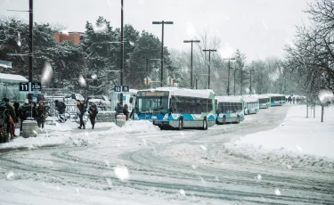 Какие пригородные автобусы приостановлены из-за непогоды в Астане